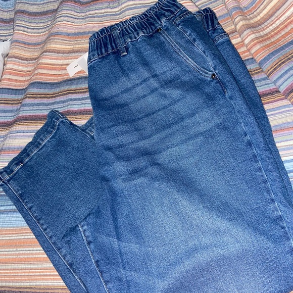 Lane Bryant High Rise Girlfriend Jeans. Size 16. NWT. - Picture 3 of 7